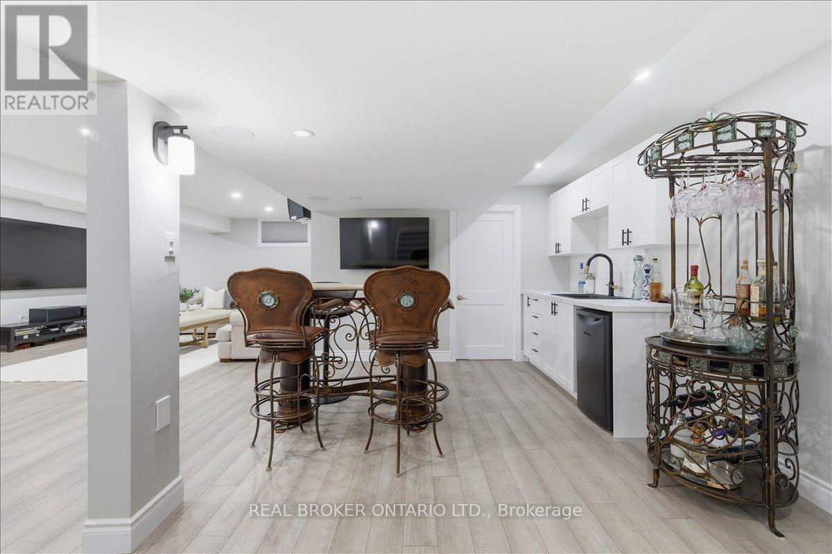 220 Joseph Schoerg Crescent, Kitchener, Ontario  N2P 2T4 - Photo 32 - X13027374