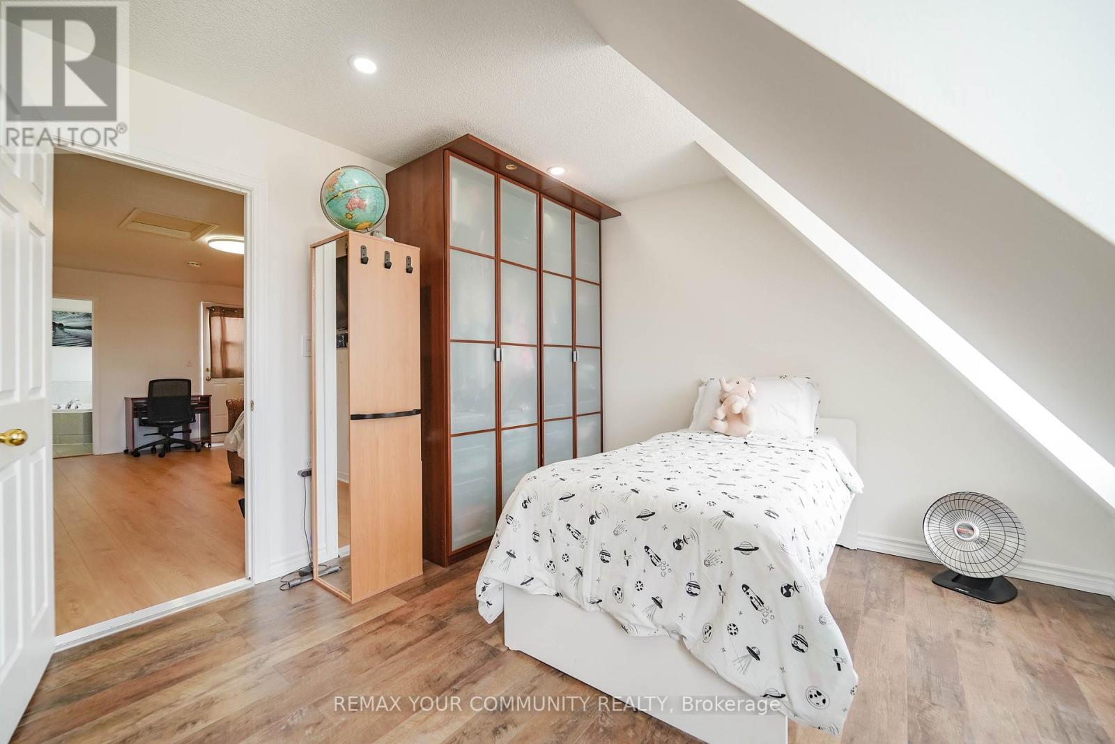 10 Ted Wray Circle, Toronto, Ontario  M3L 0G7 - Photo 27 - W13025990