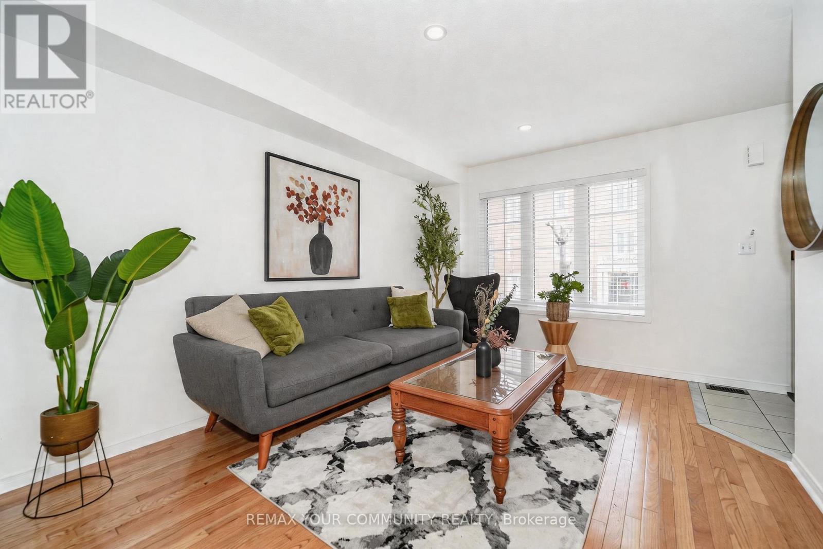 10 Ted Wray Circle, Toronto, Ontario  M3L 0G7 - Photo 3 - W13025990