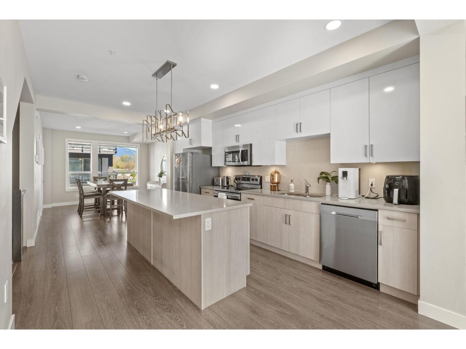 75 8413 Midtown Way, Chilliwack Proper South, Chilliwack, British Columbia  V2P 0G7 - Photo 3 - R3113525