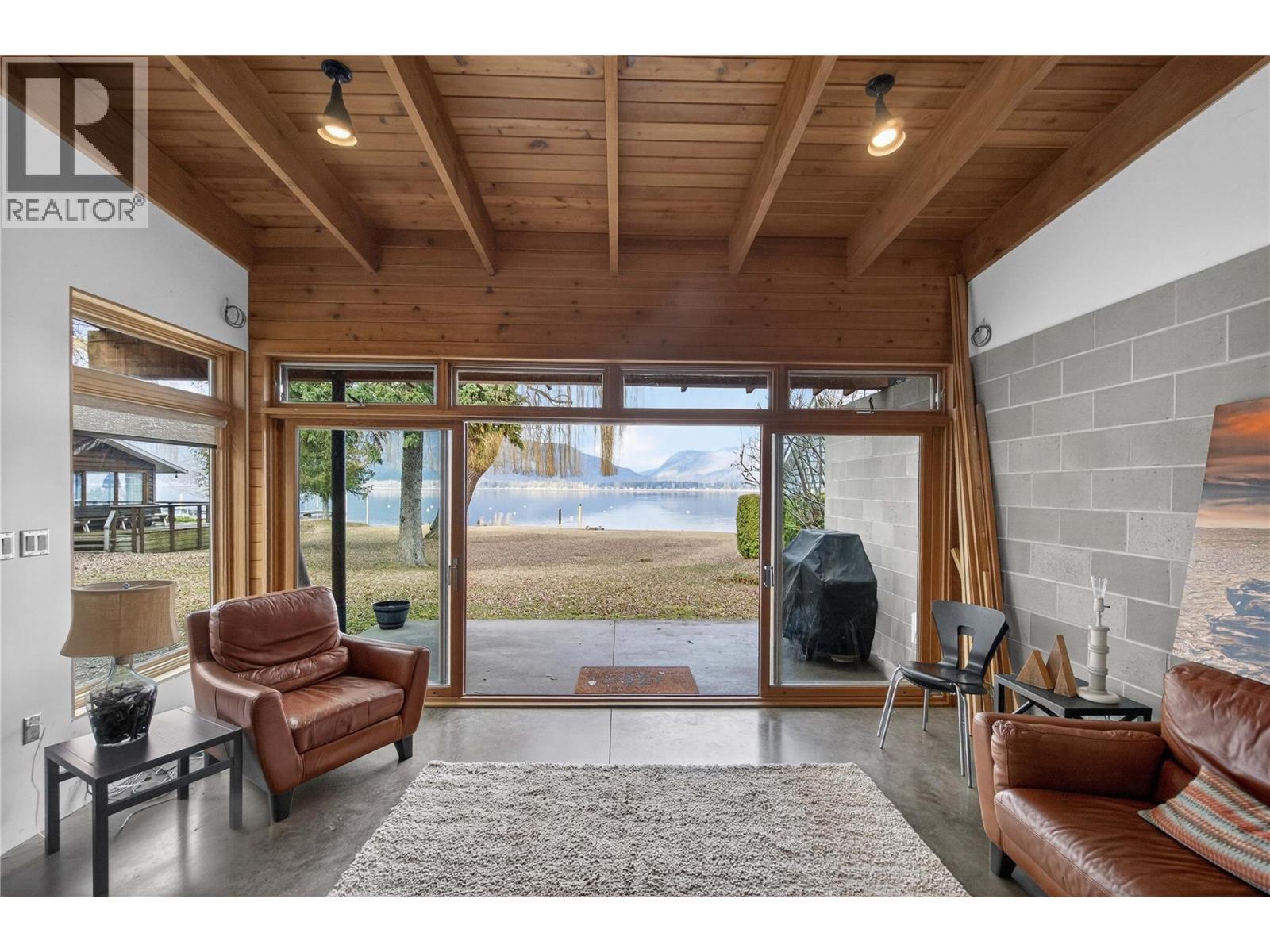 1259 Dieppe Road, Sorrento, British Columbia