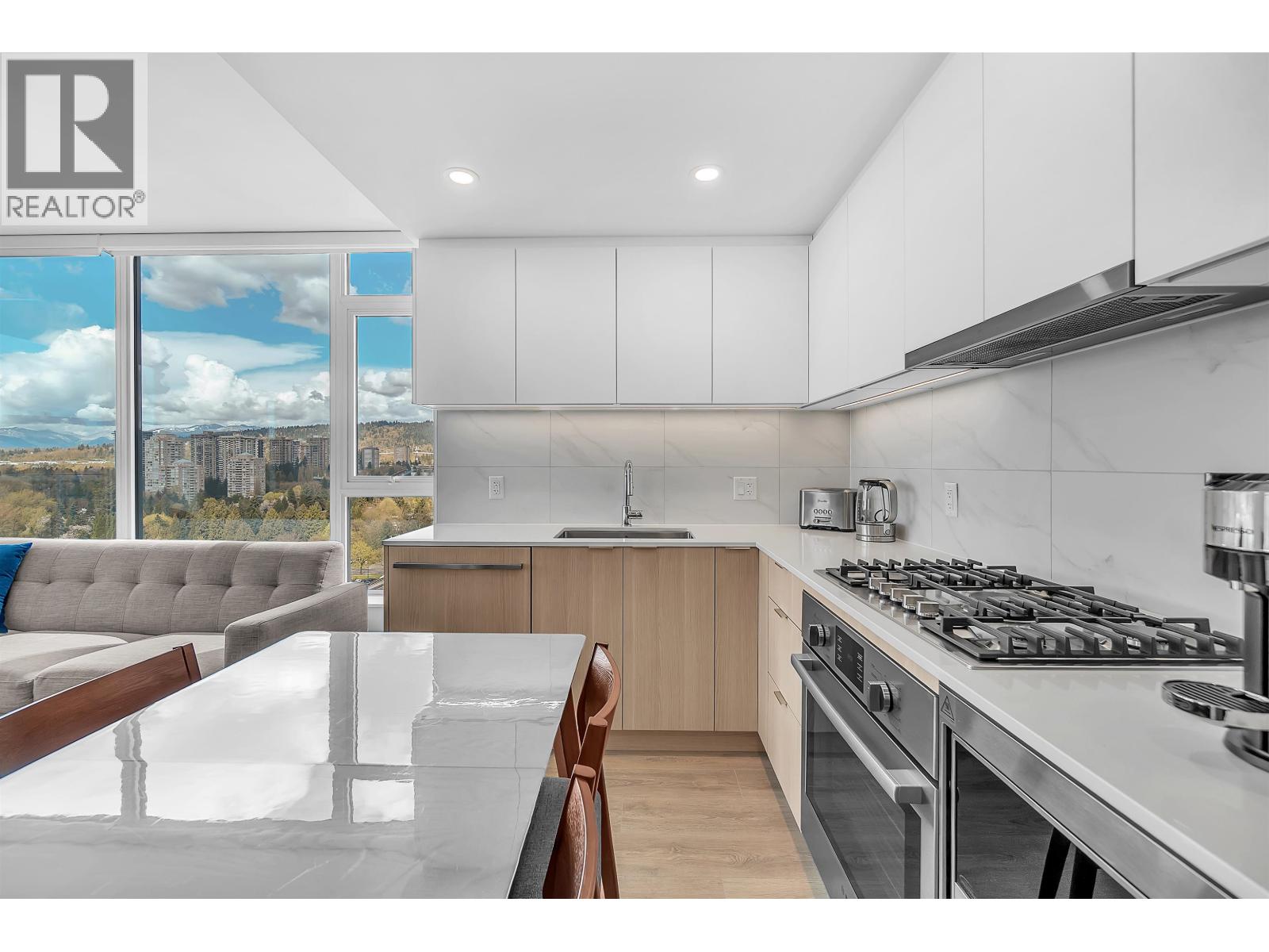 1604 308 Alderson Avenue, Coquitlam, British Columbia  V3K 0J2 - Photo 13 - R3113542