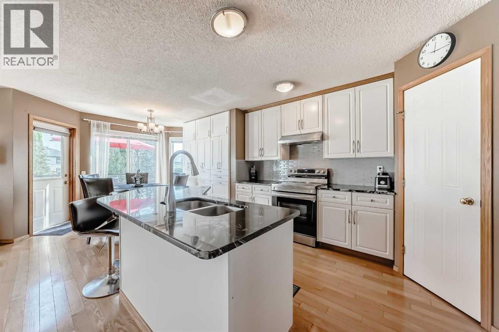 170 Shawbrooke Green Sw, Calgary, Alberta  T2Y 3C6 - Photo 5 - A2289378