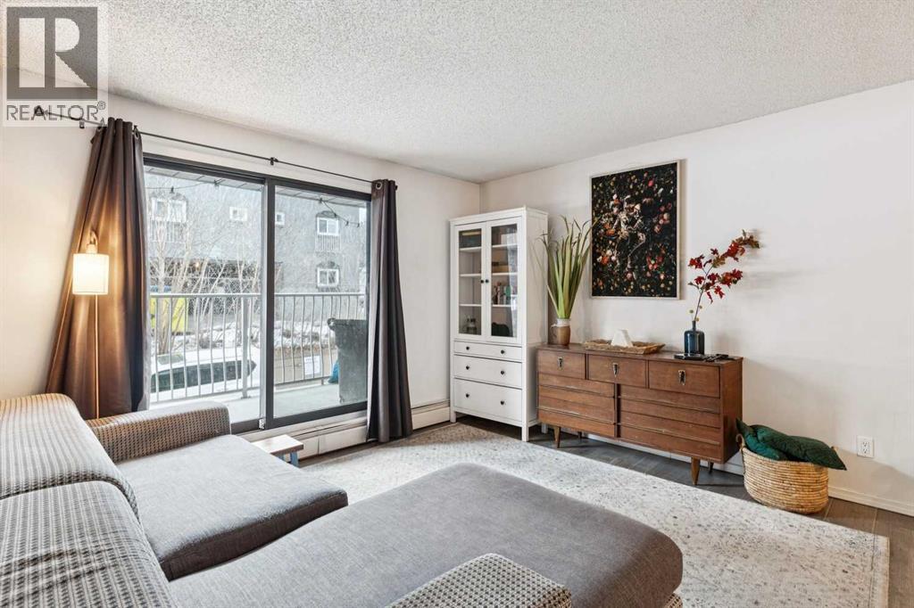 106, 835 19 Avenue SW, Calgary, Alberta