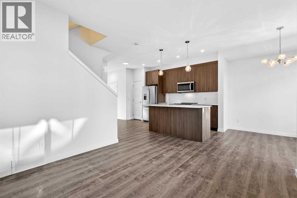 54 Creekside Way Sw, Calgary, Alberta  T2X 6E2 - Photo 7 - A2300549