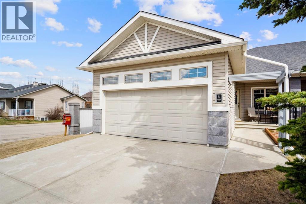 41 Stromsay Gate, Carstairs, Alberta  T0M 0N0 - Photo 2 - A2303750