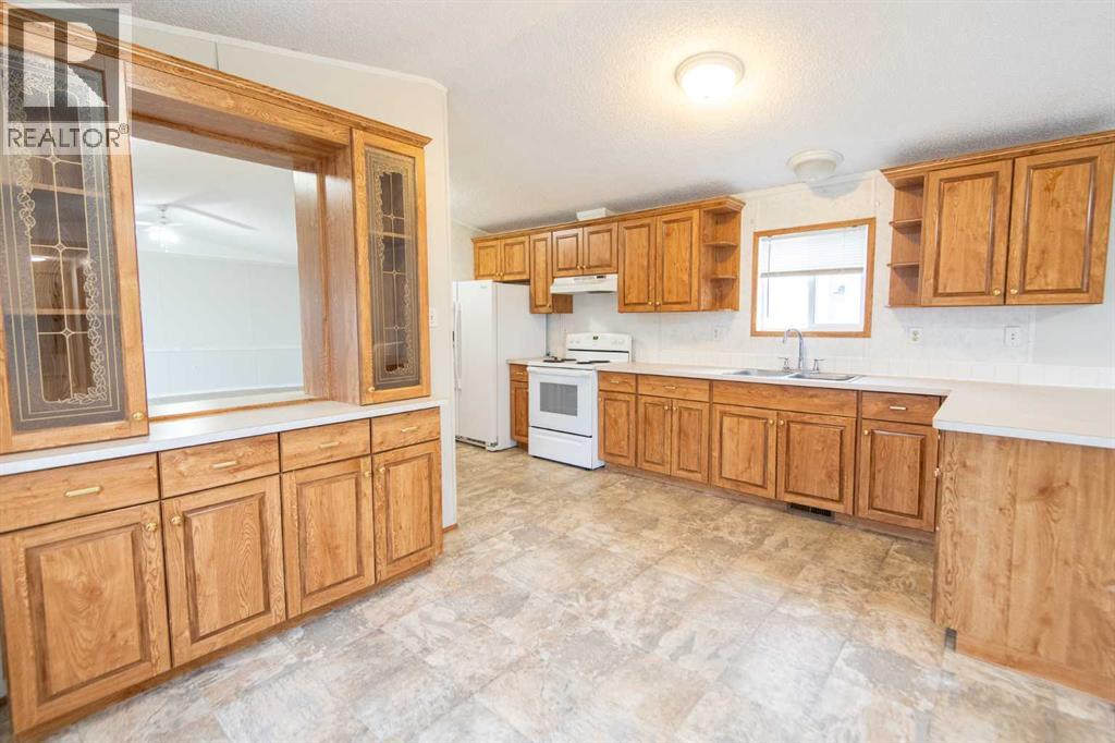 10417 110 Ave, La Crete, Alberta  T0H 2H0 - Photo 9 - A2293872