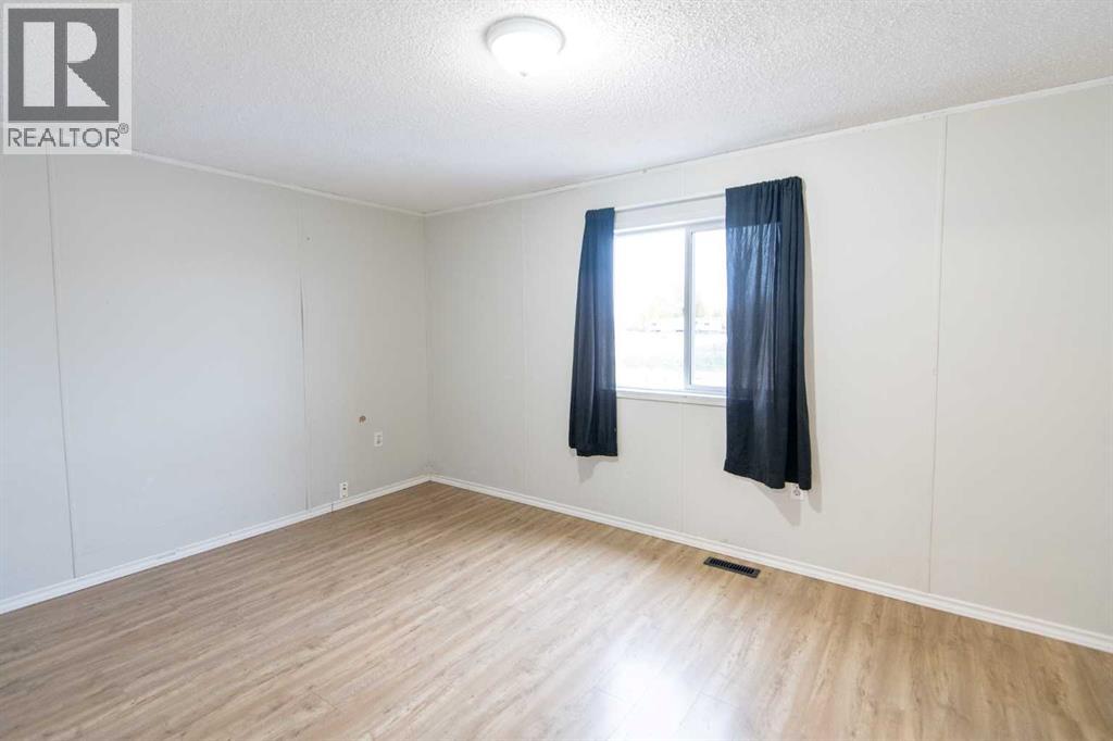 10417 110 Ave, La Crete, Alberta  T0H 2H0 - Photo 21 - A2293872