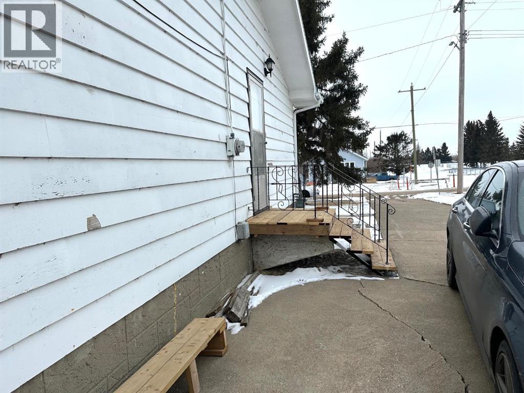 5240 50 Avenue, Holden, Alberta  T0B 2C0 - Photo 3 - A2296133