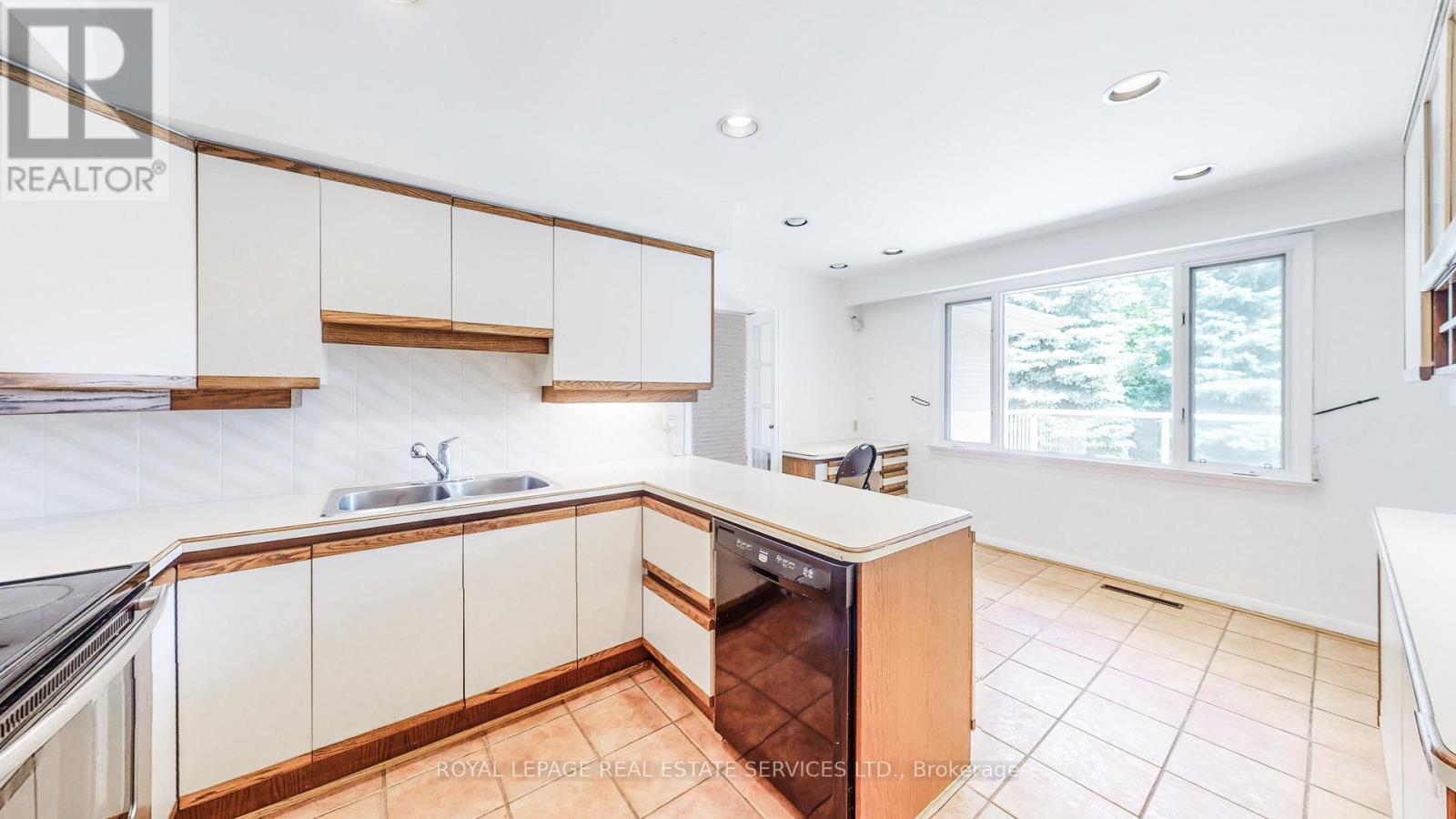 24 Burleigh Heights Drive, Toronto, Ontario  M2K 1Y7 - Photo 17 - C12599910