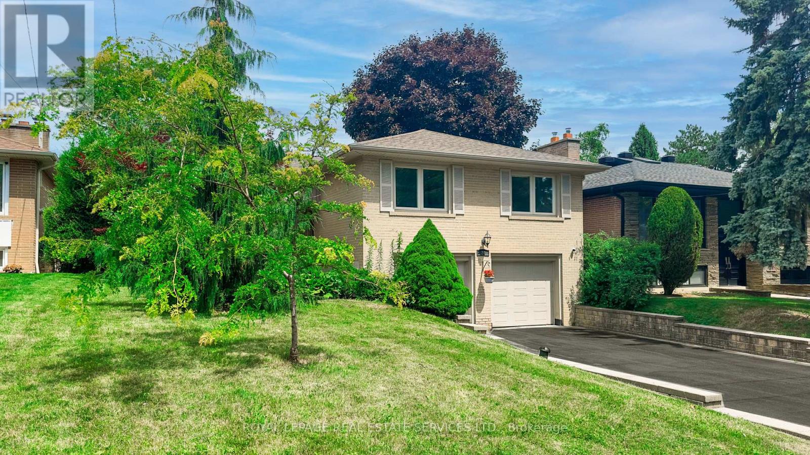 24 BURLEIGH HEIGHTS DRIVE, Toronto, Ontario