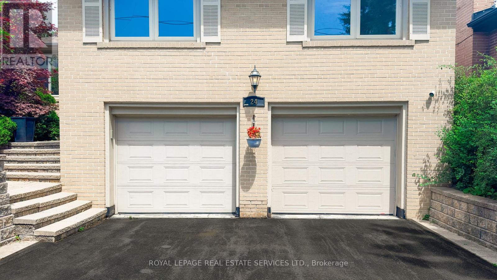 24 Burleigh Heights Drive, Toronto, Ontario  M2K 1Y7 - Photo 4 - C12599910