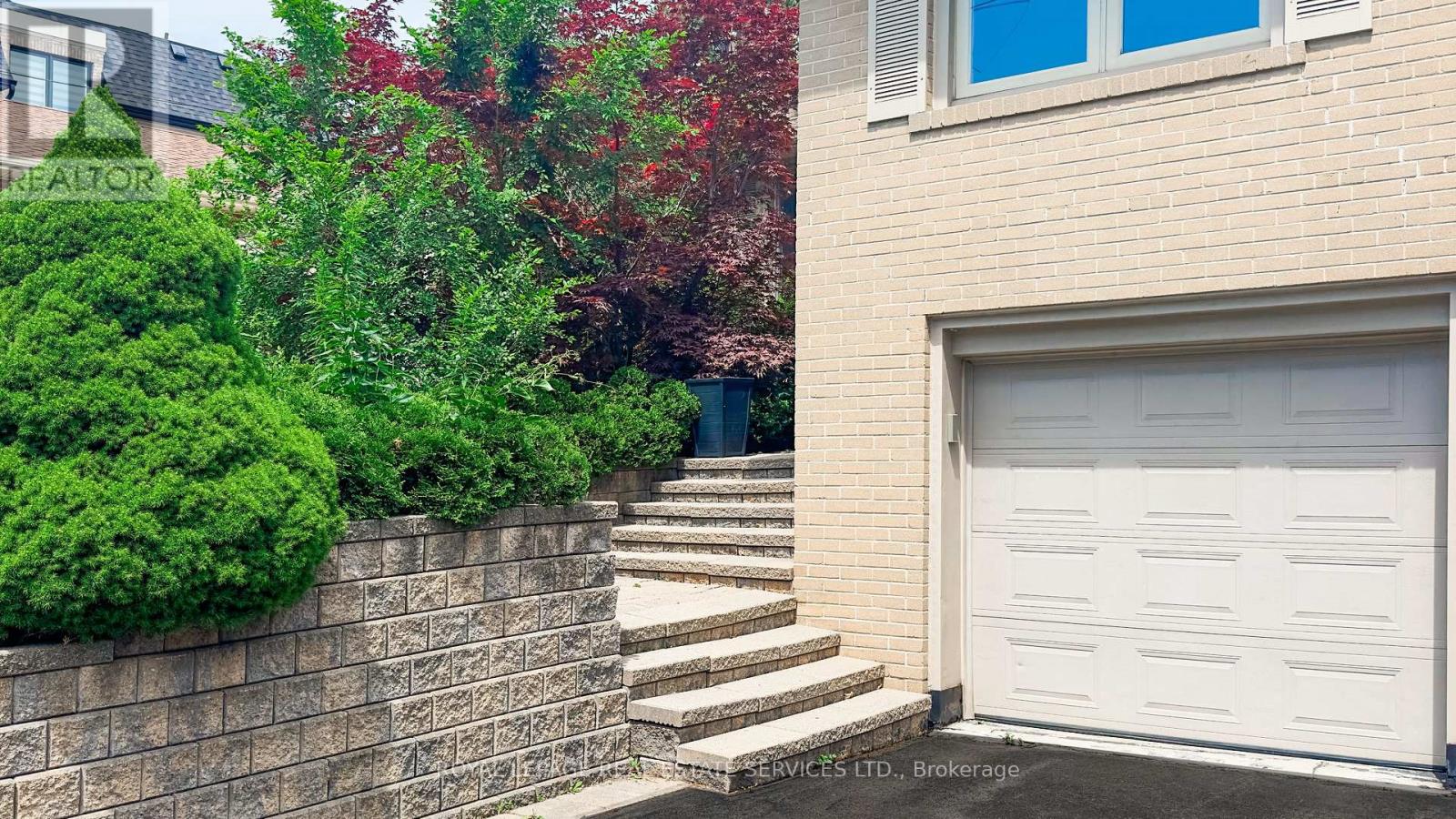 24 Burleigh Heights Drive, Toronto, Ontario  M2K 1Y7 - Photo 3 - C12599910