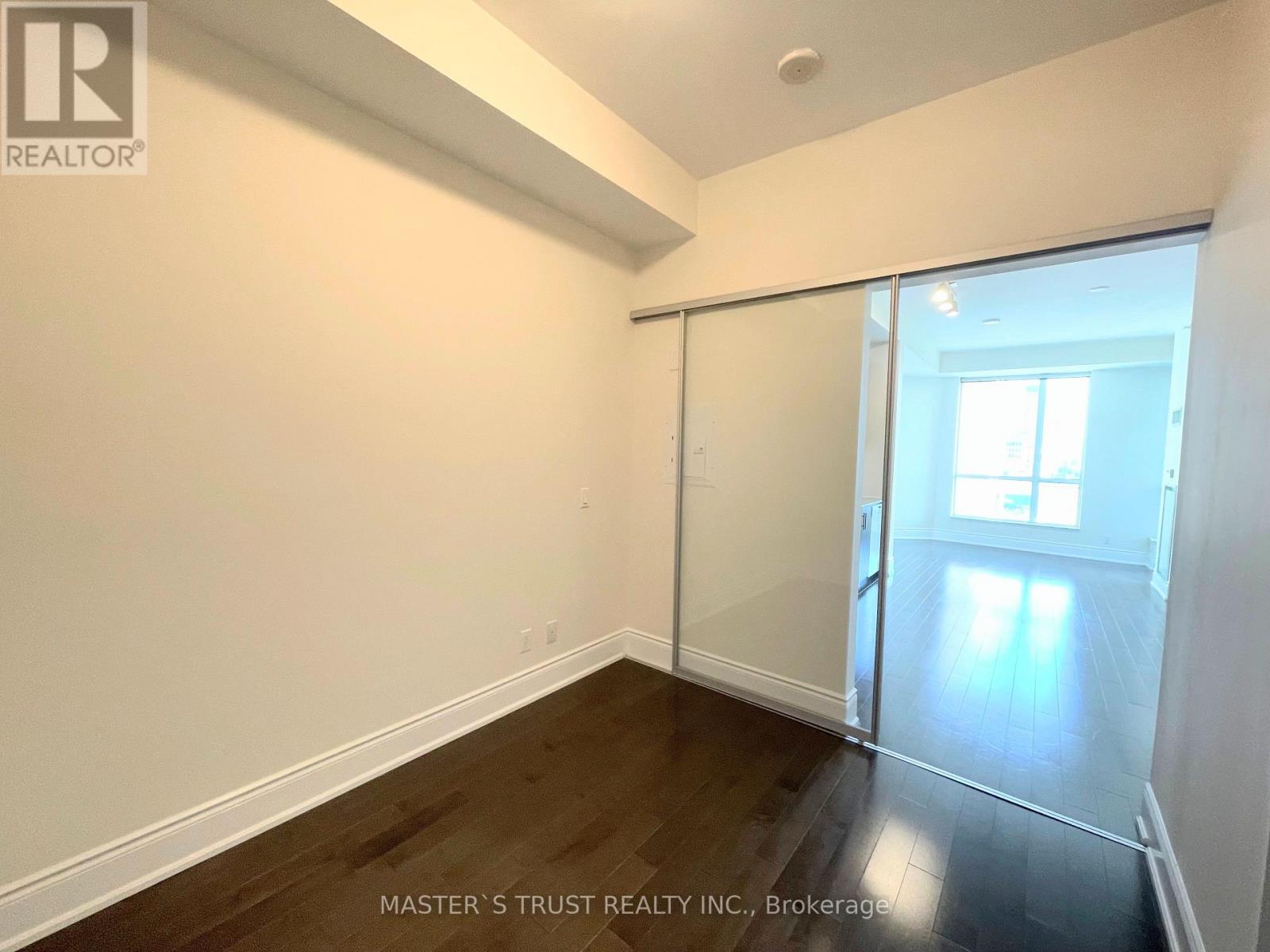 917 - 23 Glebe Road W, Toronto, Ontario  M5P 0A1 - Photo 11 - C13027540