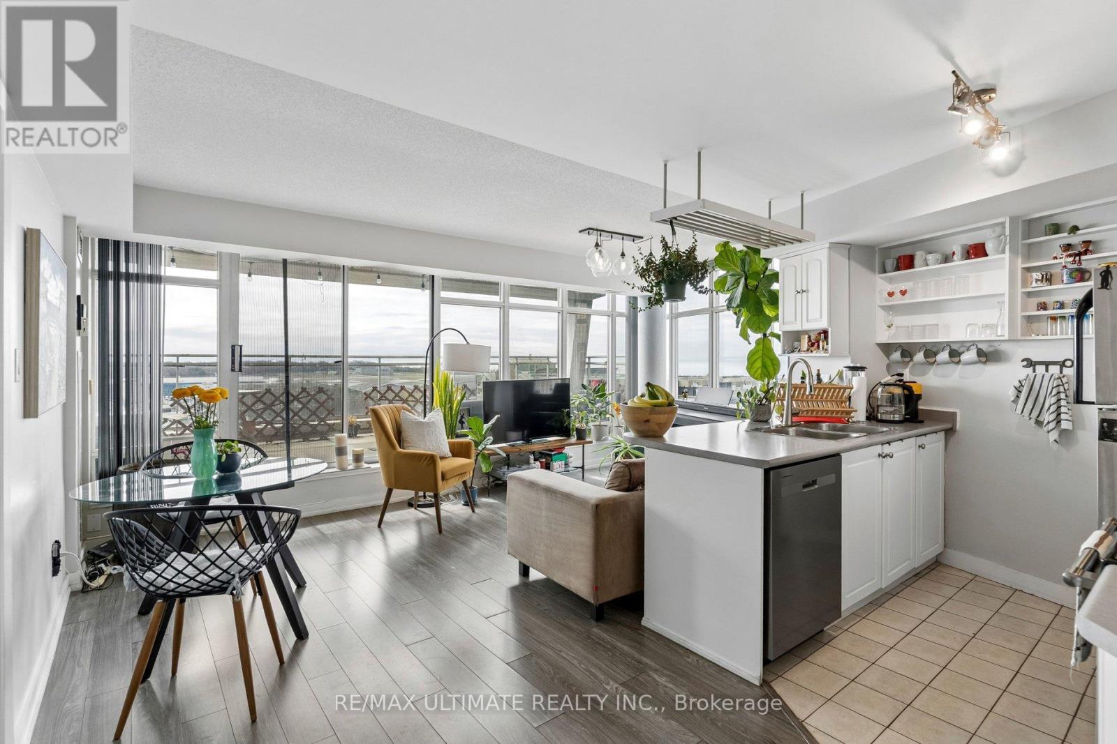 1216 - 650 Queens Quay W, Toronto, Ontario  M5V 3N2 - Photo 6 - C13027544