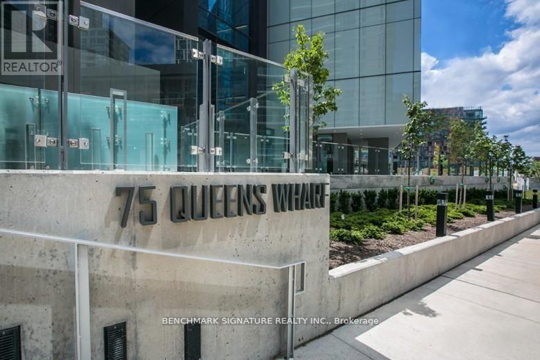 205 - 75 Queens Wharf Road, Toronto, Ontario  M5V 0J8 - Photo 2 - C13027546
