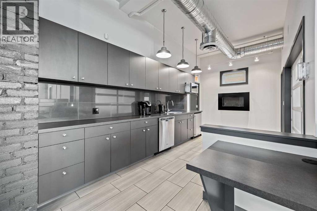 1742 10 Avenue SW, Calgary, Alberta  T3C 0J8 - Photo 15 - A2293149