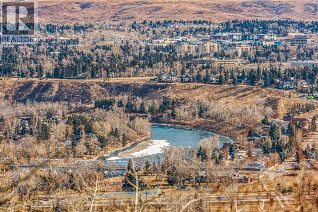 108, 15 Cougar Ridge Landing SW, Calgary, Alberta  T3H 6C3 - Photo 23 - A2296193