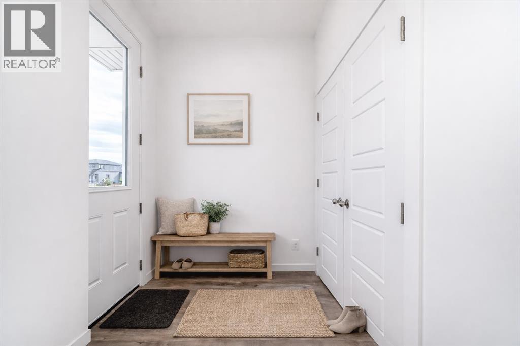 72 Wedderburn Drive, Okotoks, Alberta  T1S 5X2 - Photo 3 - A2303207