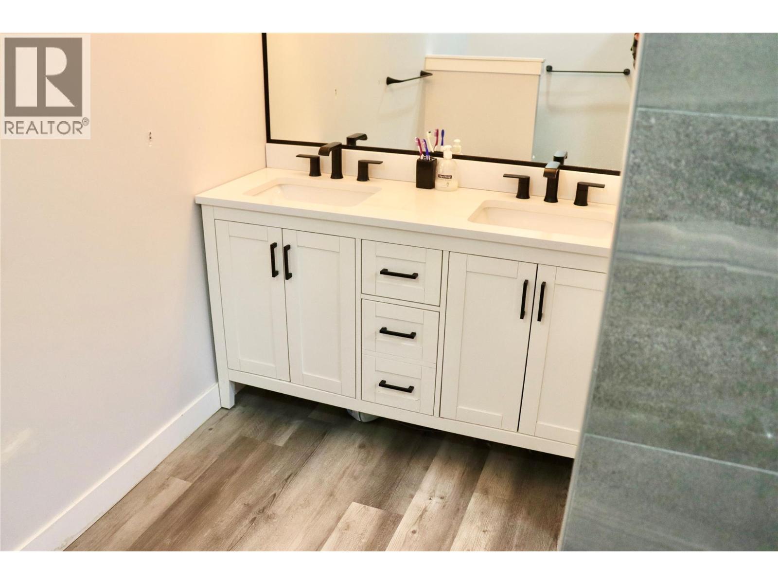 7792 Lochdale Road, Vernon, British Columbia  V1B 3R8 - Photo 44 - 10384345