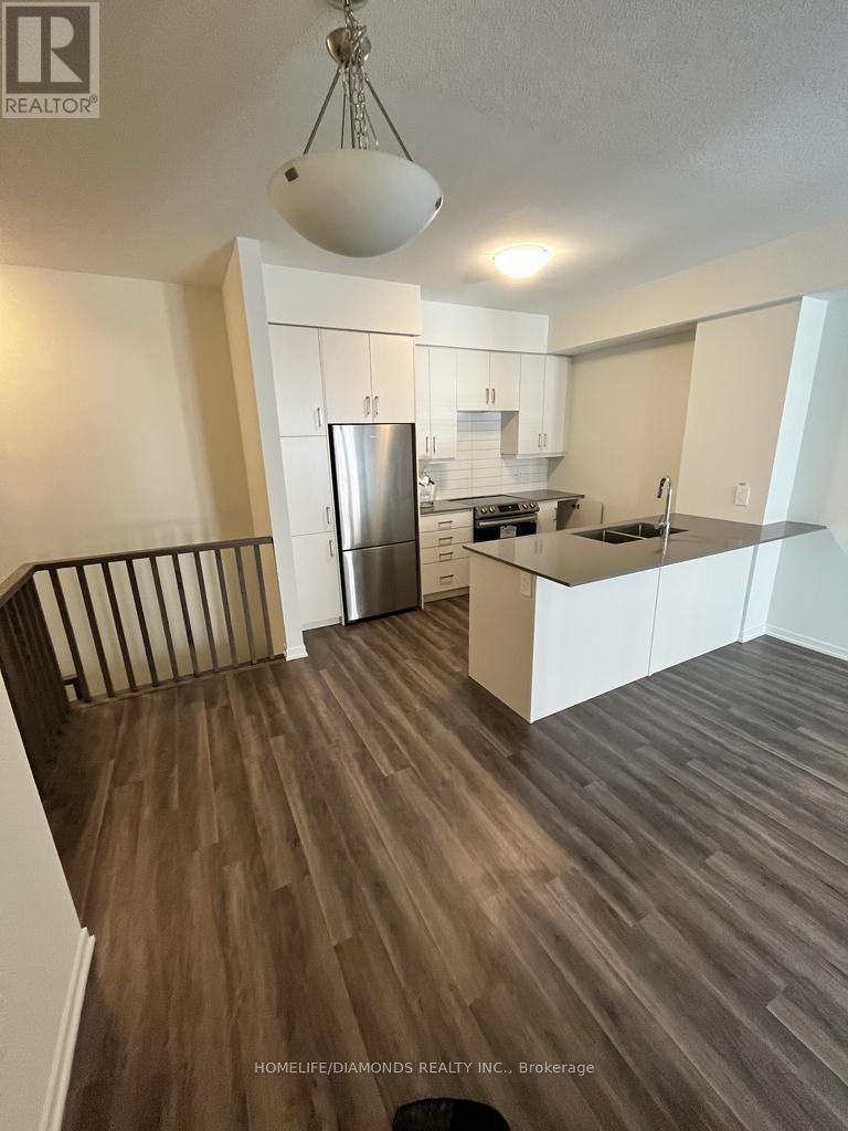 68 - 31 Honeycrisp Crescent, Vaughan, Ontario  L4K 0N6 - Photo 3 - N13027522