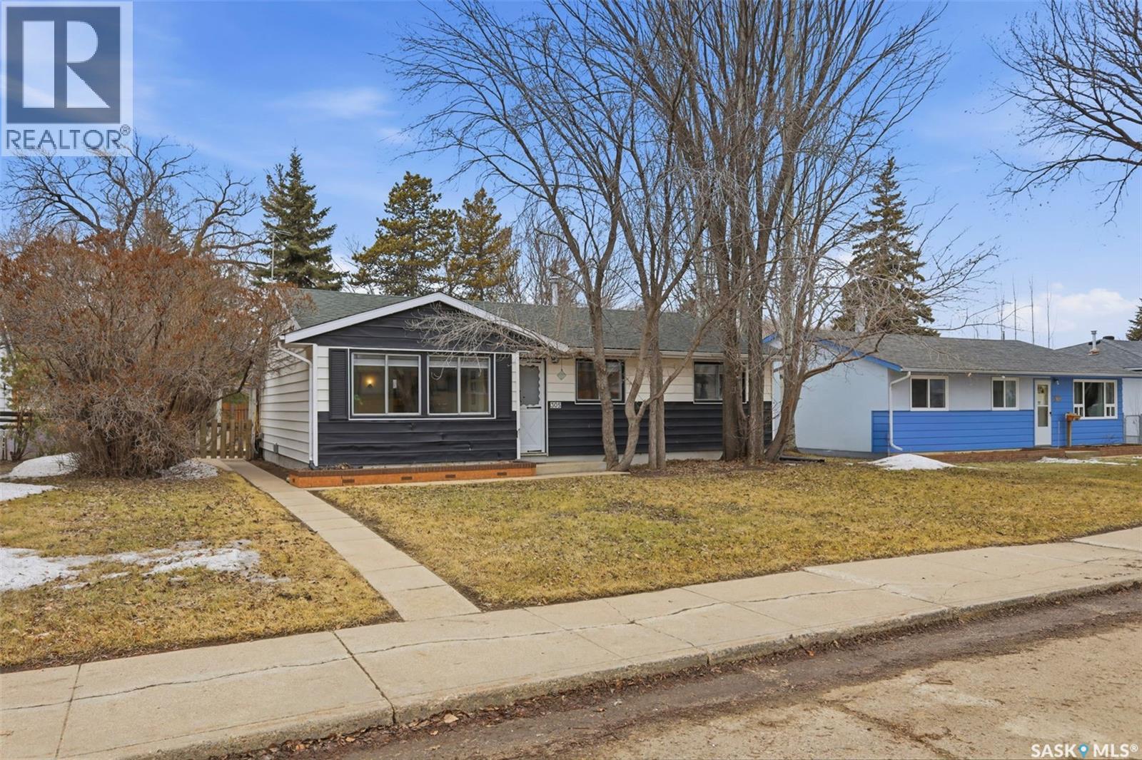 305 Montreal Avenue N, Saskatoon, Saskatchewan  S7L 3N7 - Photo 2 - SK033583