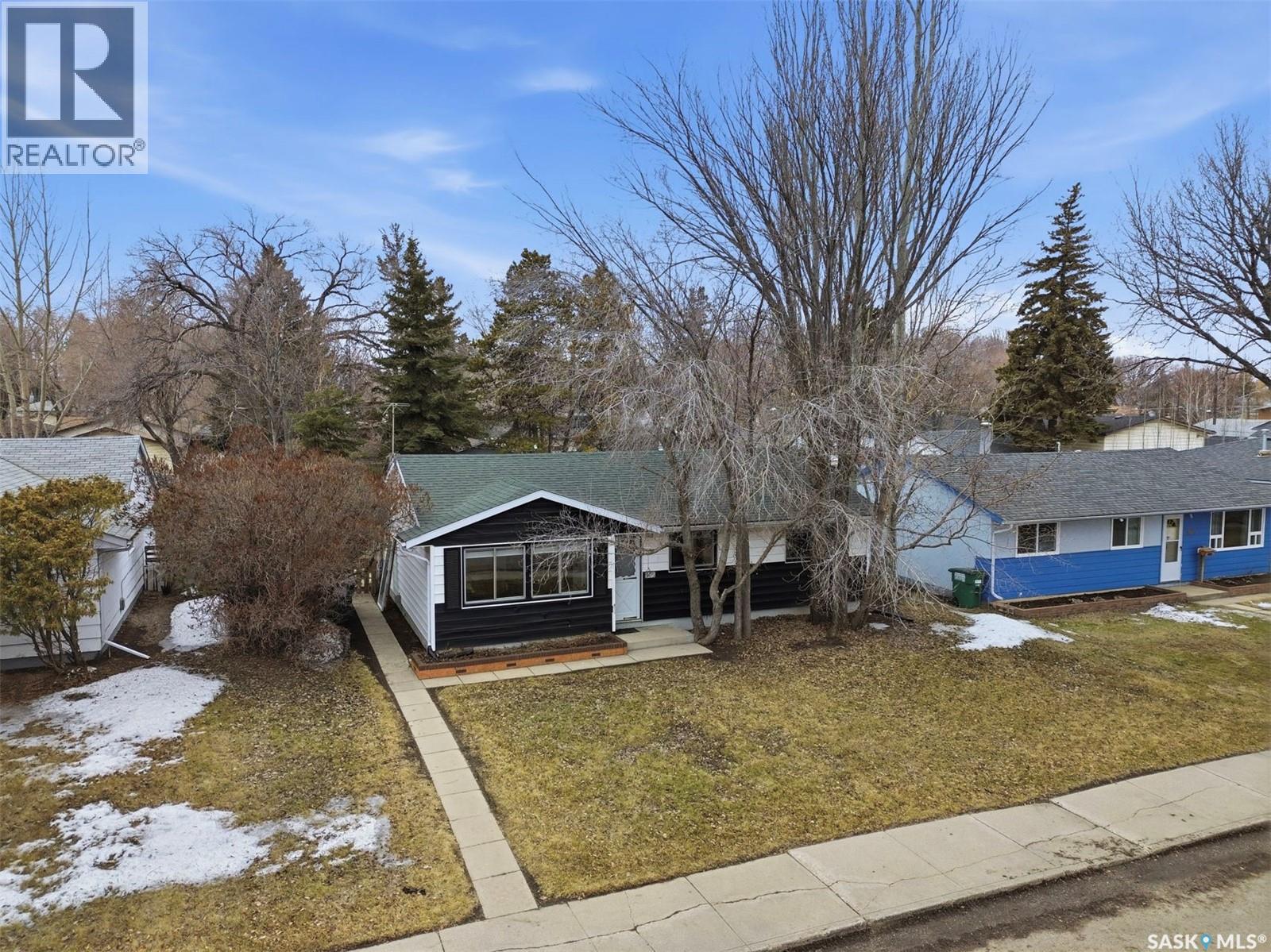 305 Montreal Avenue N, Saskatoon, Saskatchewan  S7L 3N7 - Photo 33 - SK033583