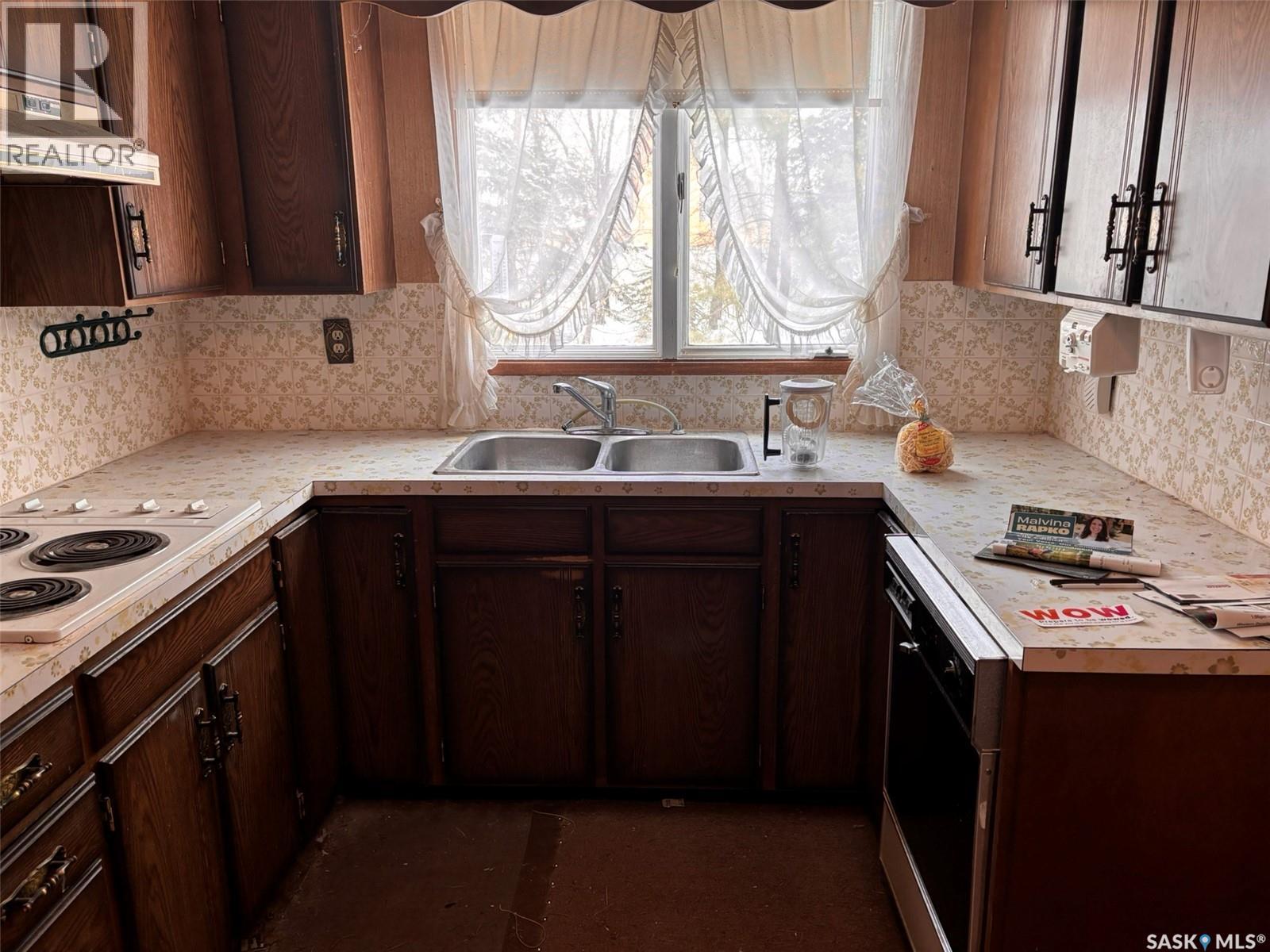 5 Malcolm Place, Saskatoon, Saskatchewan  S7H 4M3 - Photo 6 - SK033510