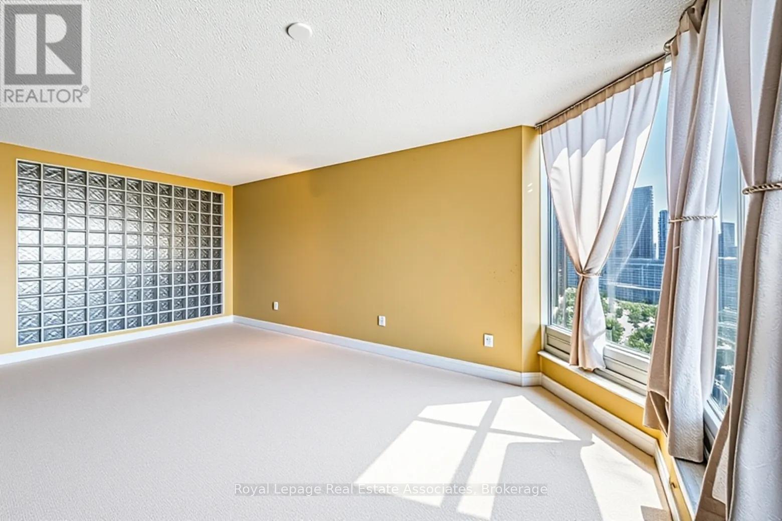 2407 - 1 Palace Pier Court, Toronto, Ontario  M8V 3W9 - Photo 11 - W13027486