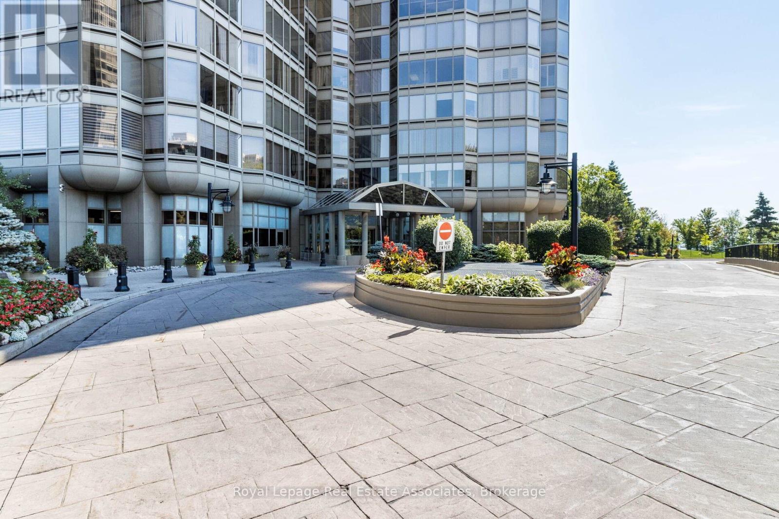 2407 - 1 Palace Pier Court, Toronto, Ontario  M8V 3W9 - Photo 2 - W13027486