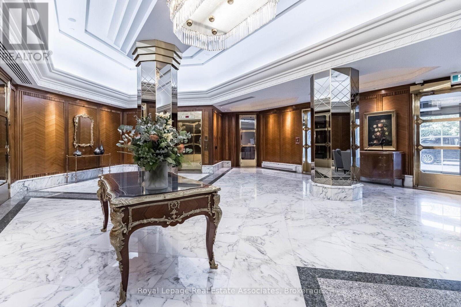 2407 - 1 Palace Pier Court, Toronto, Ontario  M8V 3W9 - Photo 4 - W13027486