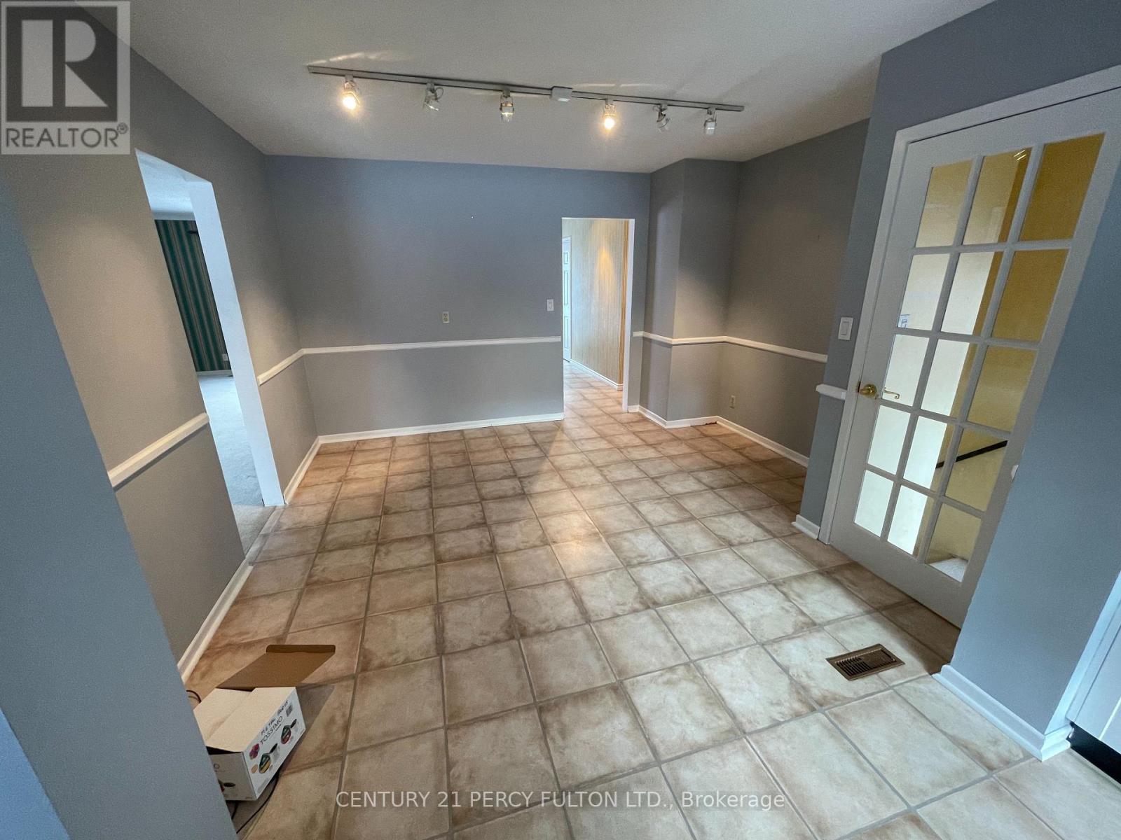 10208 Tenth Line, Halton Hills, Ontario  L0P 1K0 - Photo 19 - W13027496