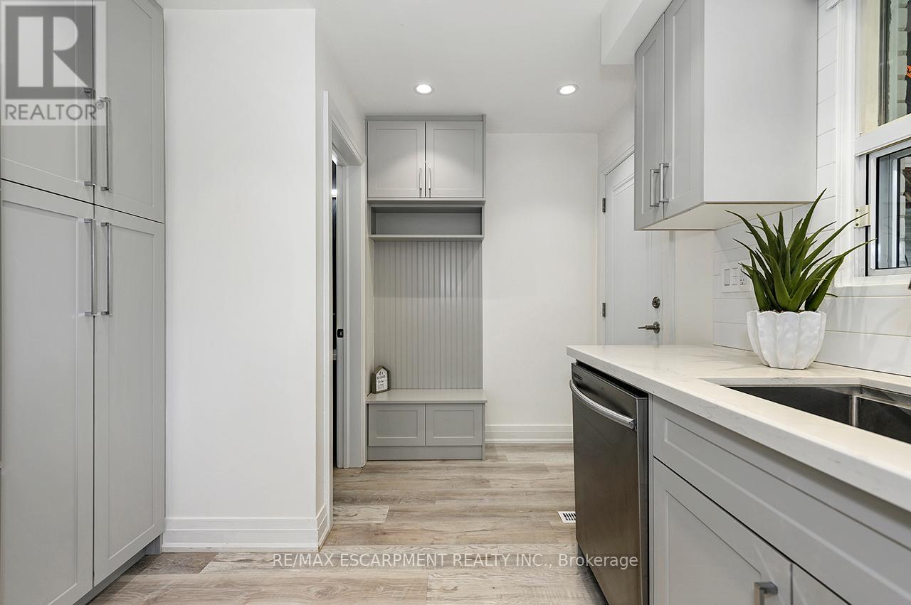 3726 Holden Crescent, Mississauga, Ontario  L5A 2V8 - Photo 17 - W13027502