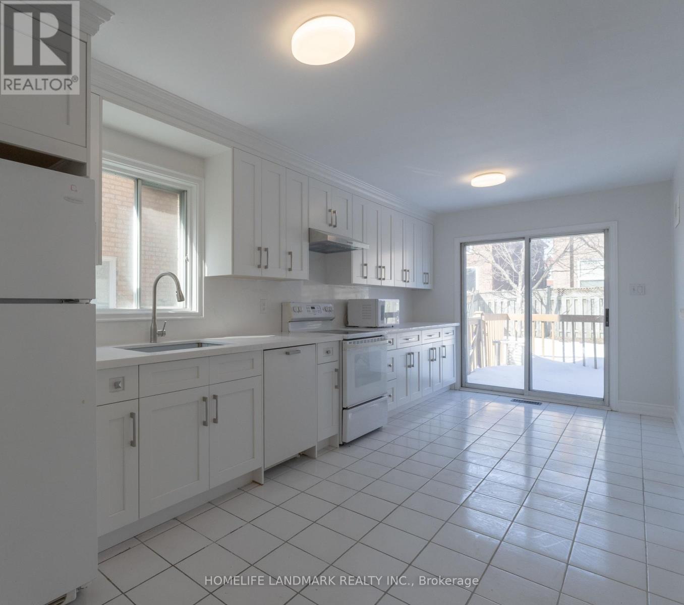 2453 Strathmore Crescent, Mississauga, Ontario  L5M 5K9 - Photo 12 - W13027550