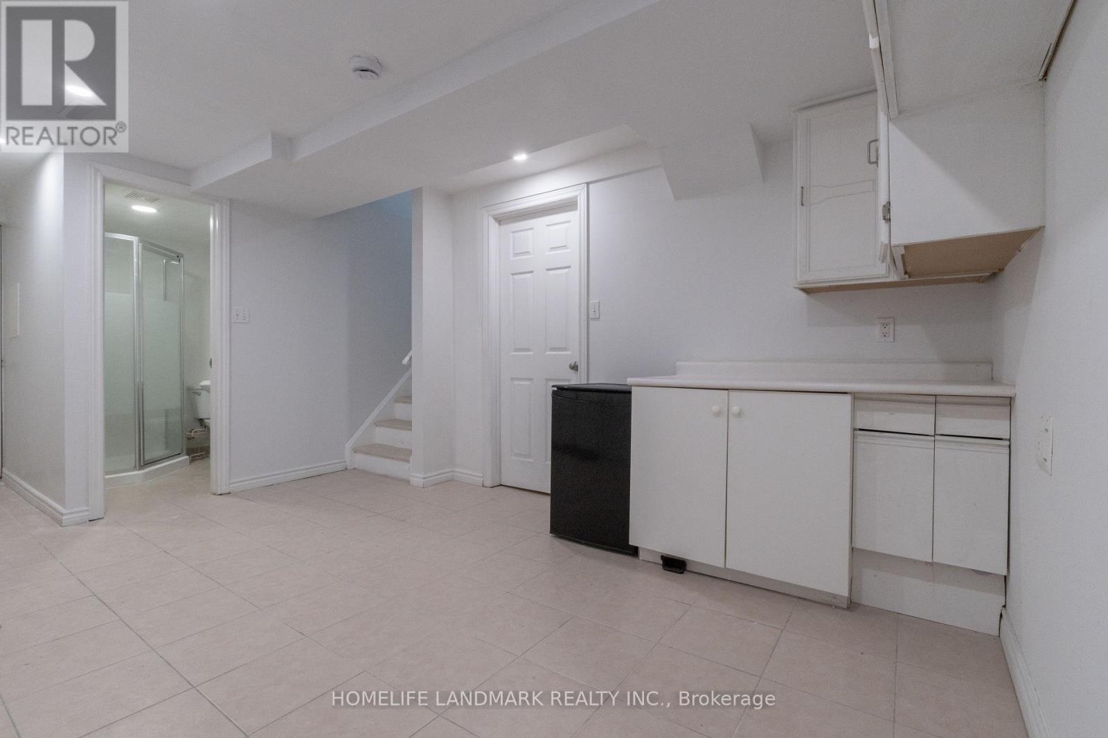 2453 Strathmore Crescent, Mississauga, Ontario  L5M 5K9 - Photo 31 - W13027550