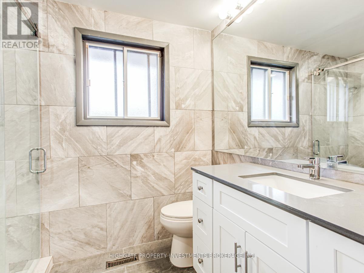 Upper - 33 Paulvale Crescent, Toronto, Ontario  M3J 1K4 - Photo 20 - W13027570