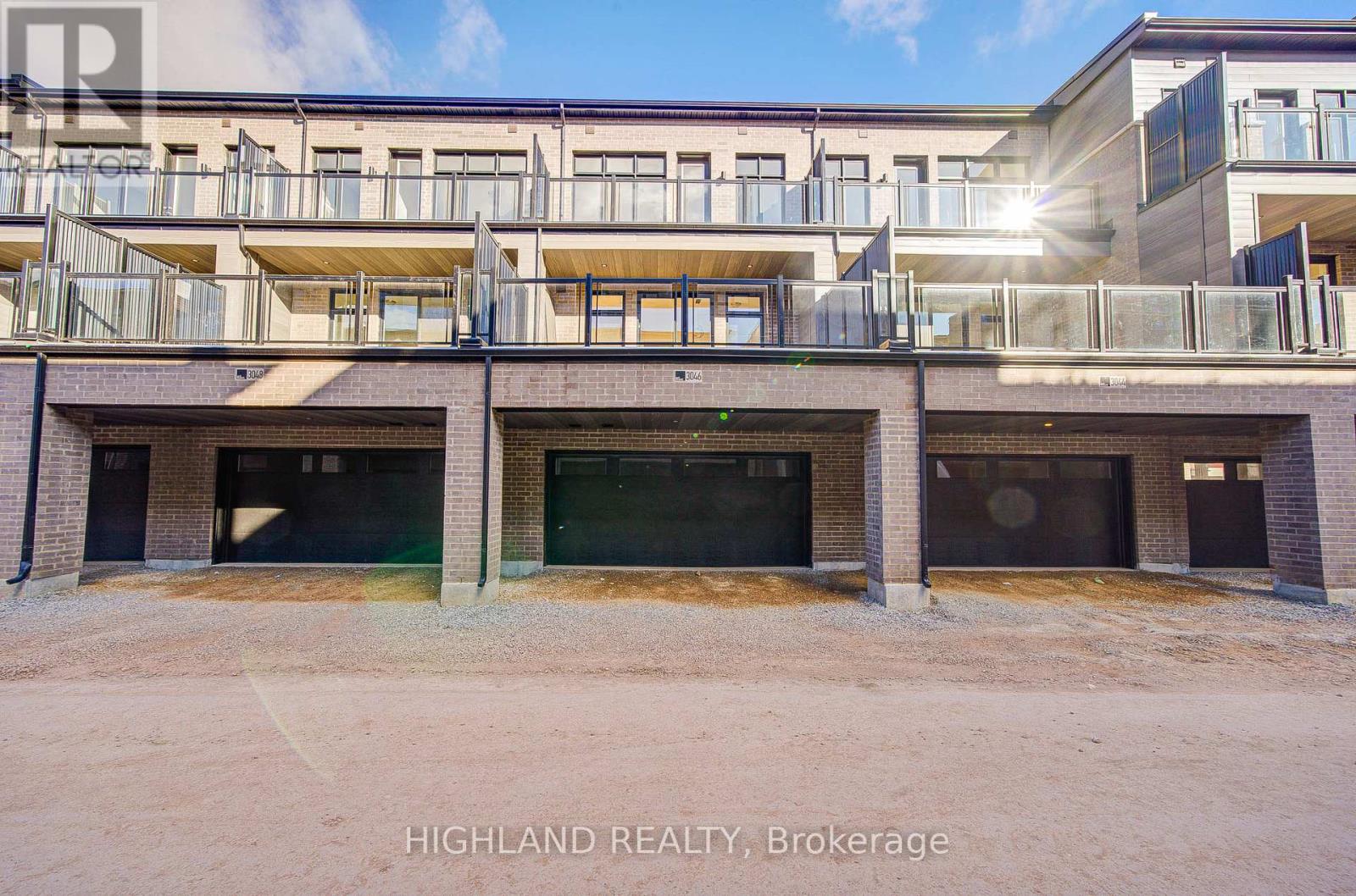 3046 Perkins Way, Oakville, Ontario  L6H 7Z3 - Photo 2 - W13027596