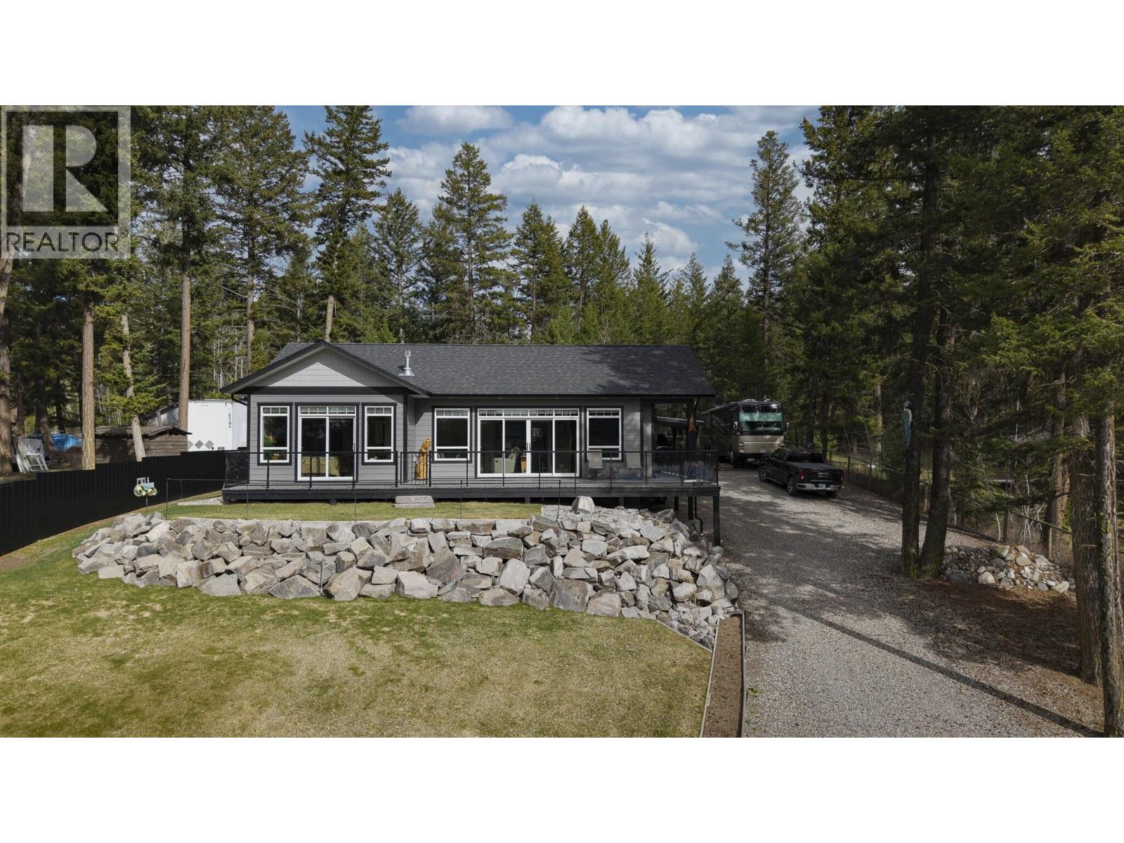 3779 Emerald Crescent, Lac La Hache, British Columbia  V0K 1T1 - Photo 1 - R3114278
