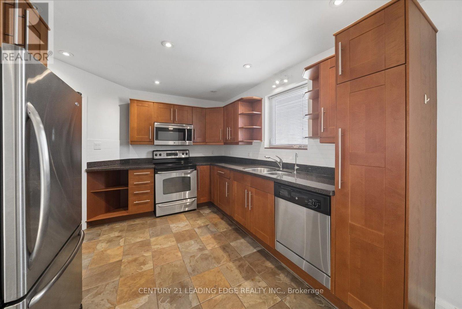 490 Arlington Avenue, Toronto, Ontario  M6C 3A2 - Photo 11 - C13027412