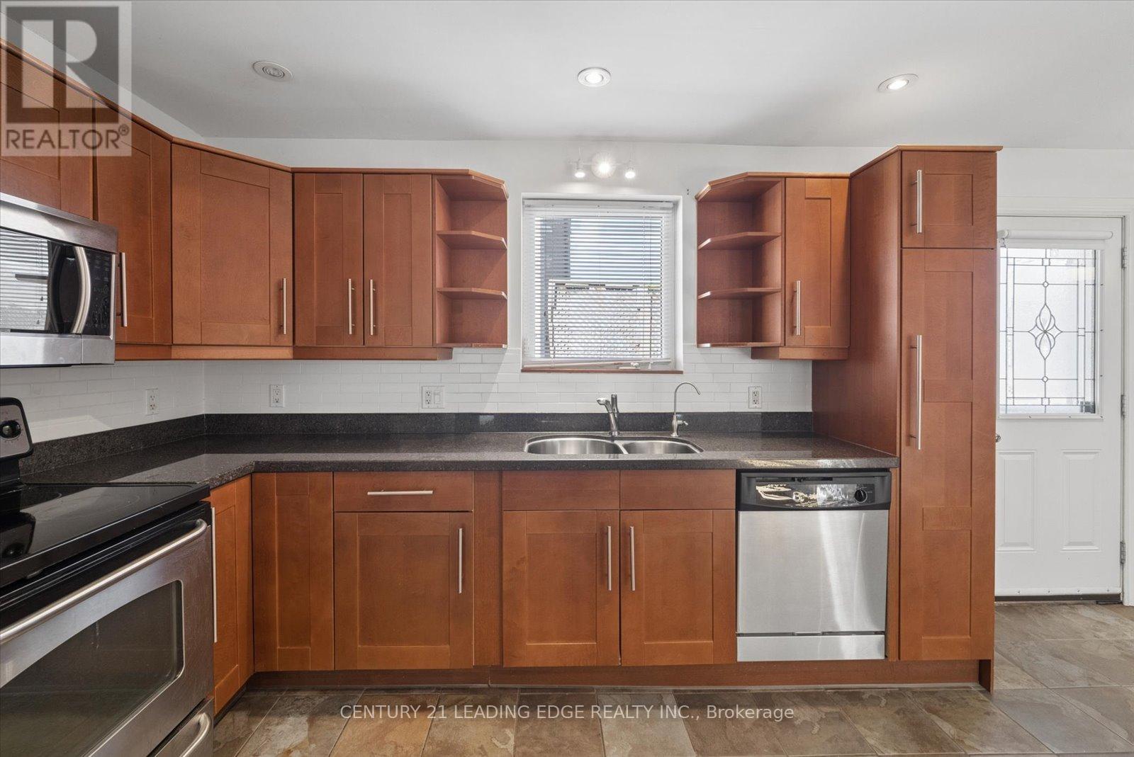 490 Arlington Avenue, Toronto, Ontario  M6C 3A2 - Photo 15 - C13027412