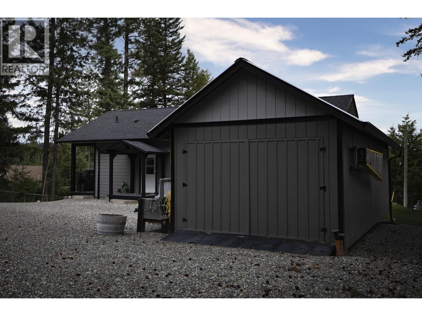 3779 Emerald Crescent, Lac La Hache, British Columbia  V0K 1T1 - Photo 21 - R3114278