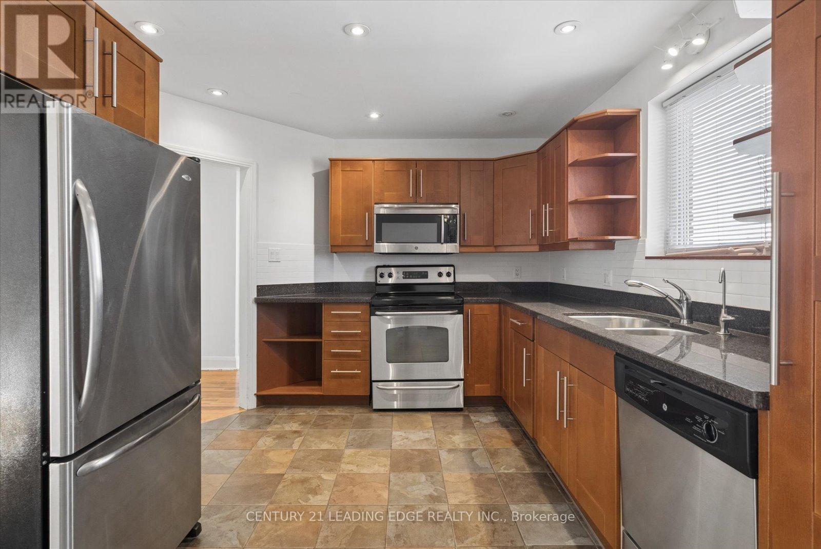 490 Arlington Avenue, Toronto, Ontario  M6C 3A2 - Photo 12 - C13027412