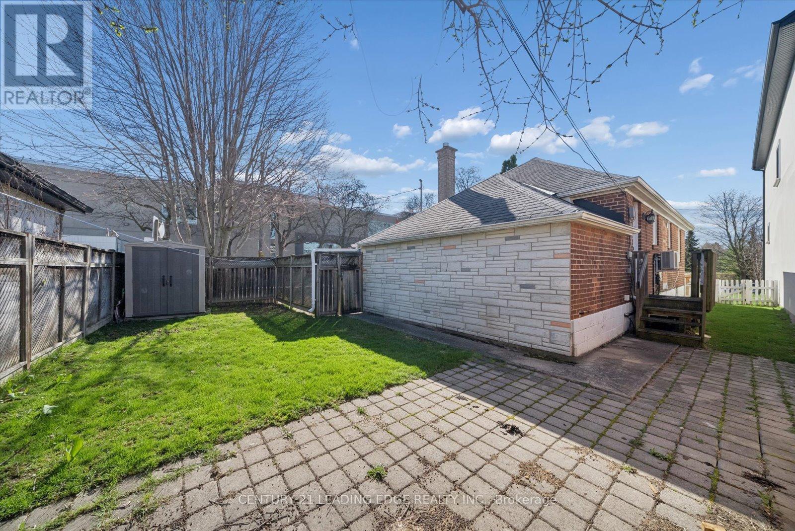 490 Arlington Avenue, Toronto, Ontario  M6C 3A2 - Photo 37 - C13027412