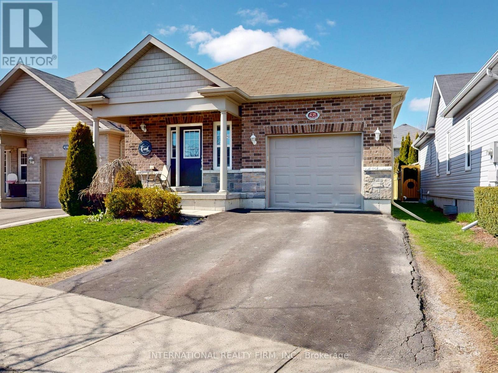 438 STIRLING WAY, Cobourg, Ontario