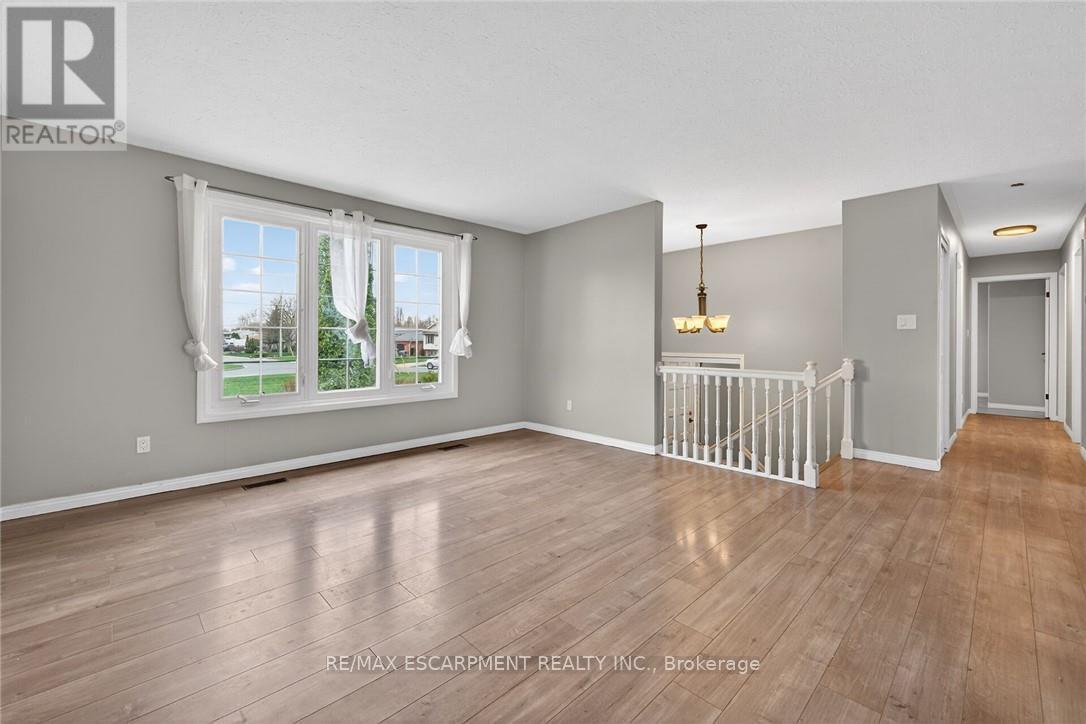 31 Killins Street, West Lincoln, Ontario  L0R 2A0 - Photo 9 - X13027532