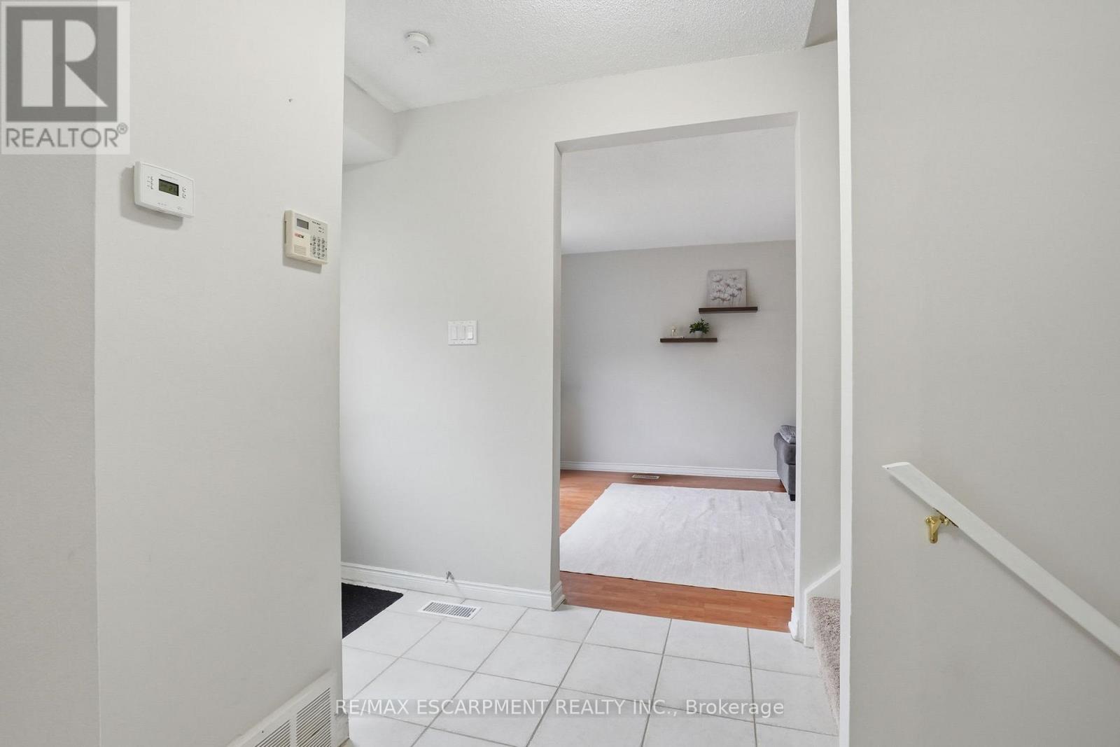 7 - 914 Mohawk Road, Hamilton, Ontario  L8T 2R8 - Photo 5 - X13027560