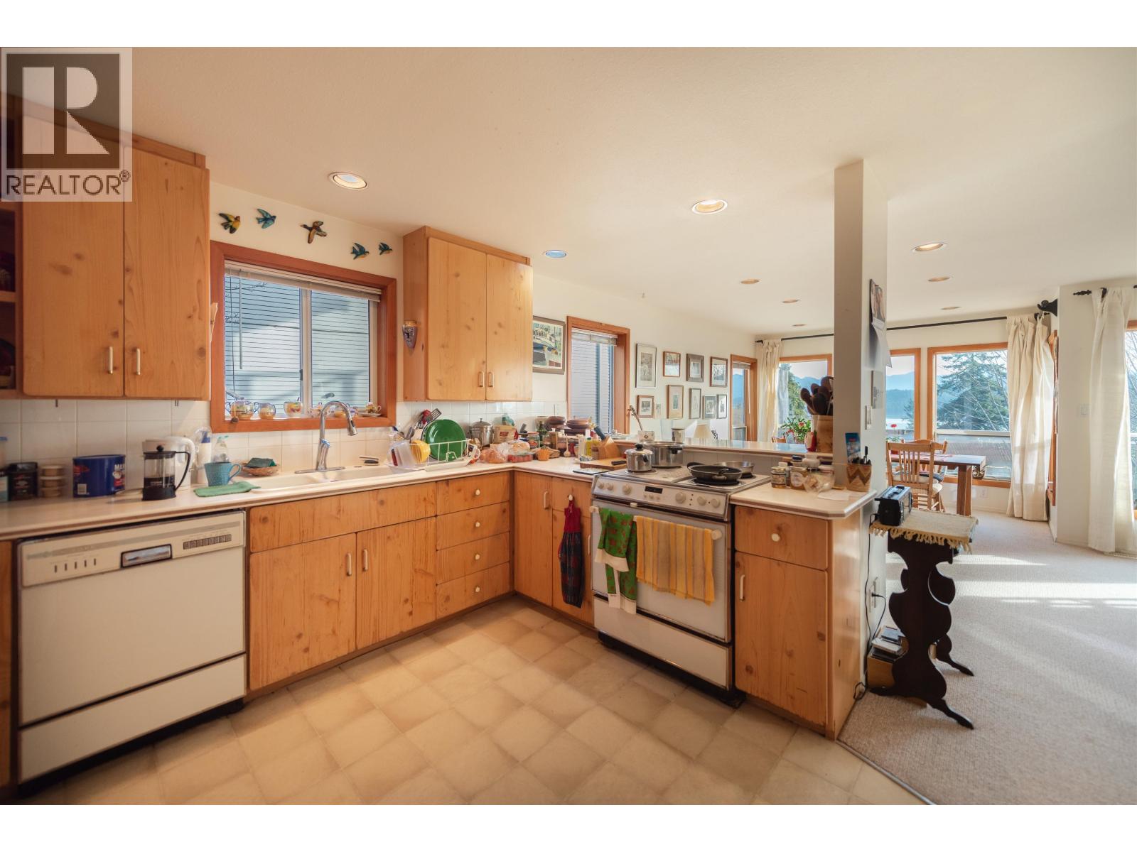 476 Abbs Road, Gibsons, British Columbia  V0N 1V8 - Photo 14 - R3106901