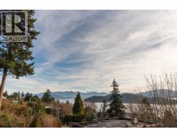 476 ABBS ROAD, Gibsons, British Columbia