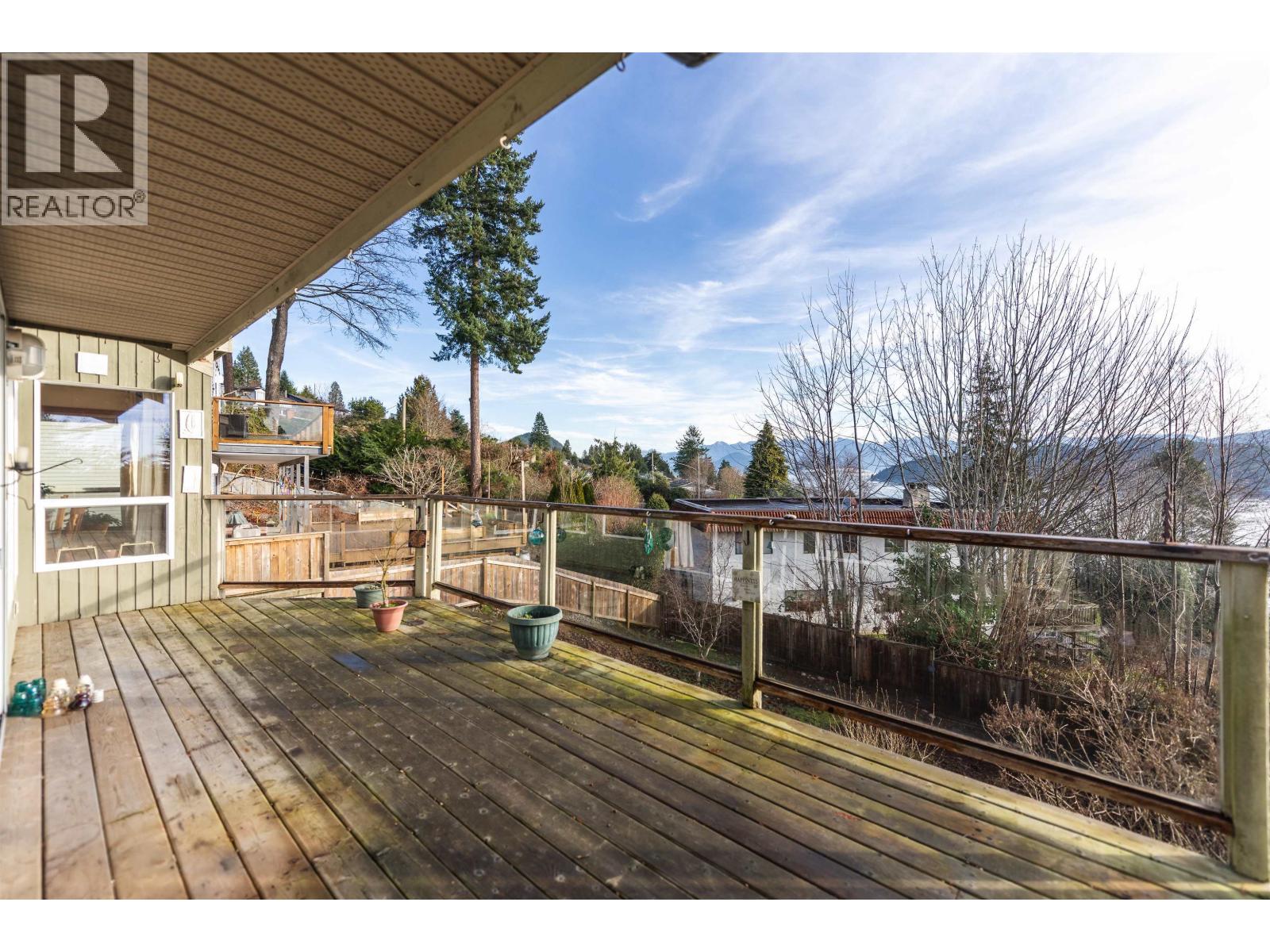 476 Abbs Road, Gibsons, British Columbia  V0N 1V8 - Photo 9 - R3106901