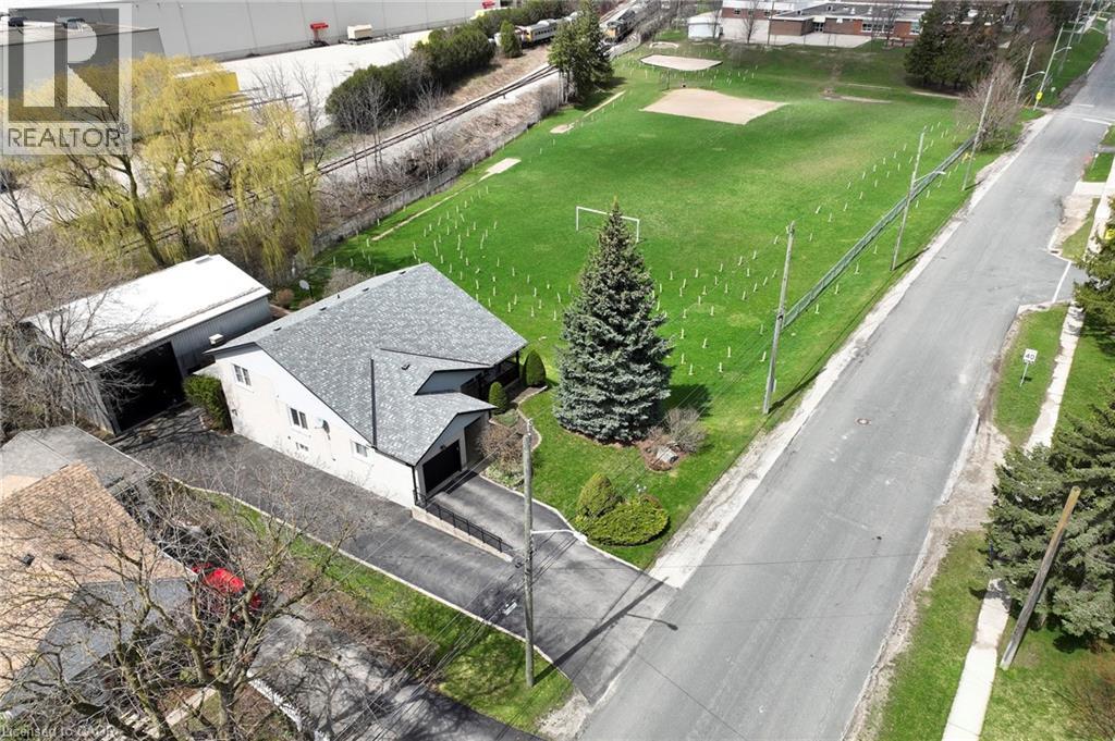 108 Queensway Drive, St. Jacobs, Ontario  N3B 2T5 - Photo 47 - 40821912